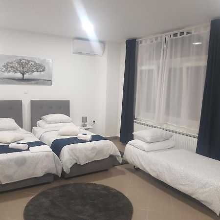 Marko Airport Rooms 벨리카 고리차 외부 사진