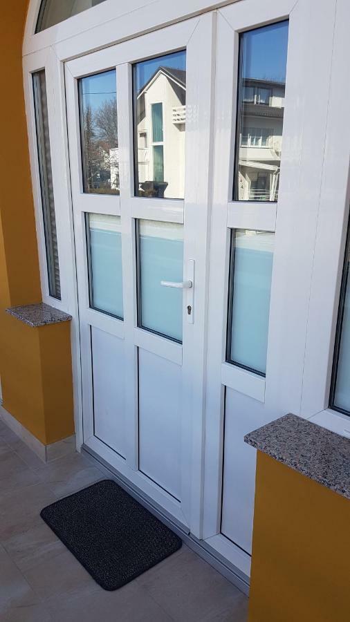 Marko Airport Rooms 벨리카 고리차 외부 사진