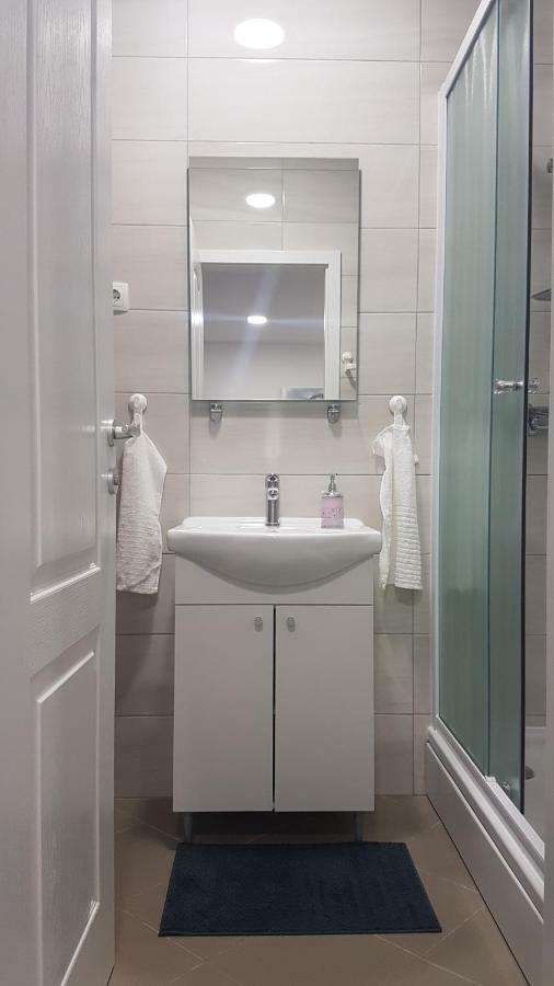 Marko Airport Rooms 벨리카 고리차 외부 사진
