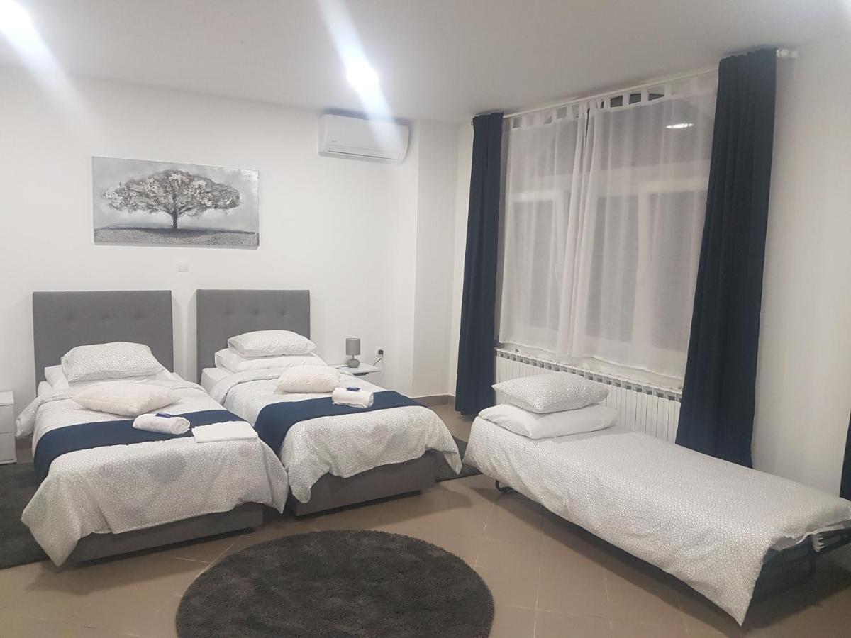 Marko Airport Rooms 벨리카 고리차 외부 사진